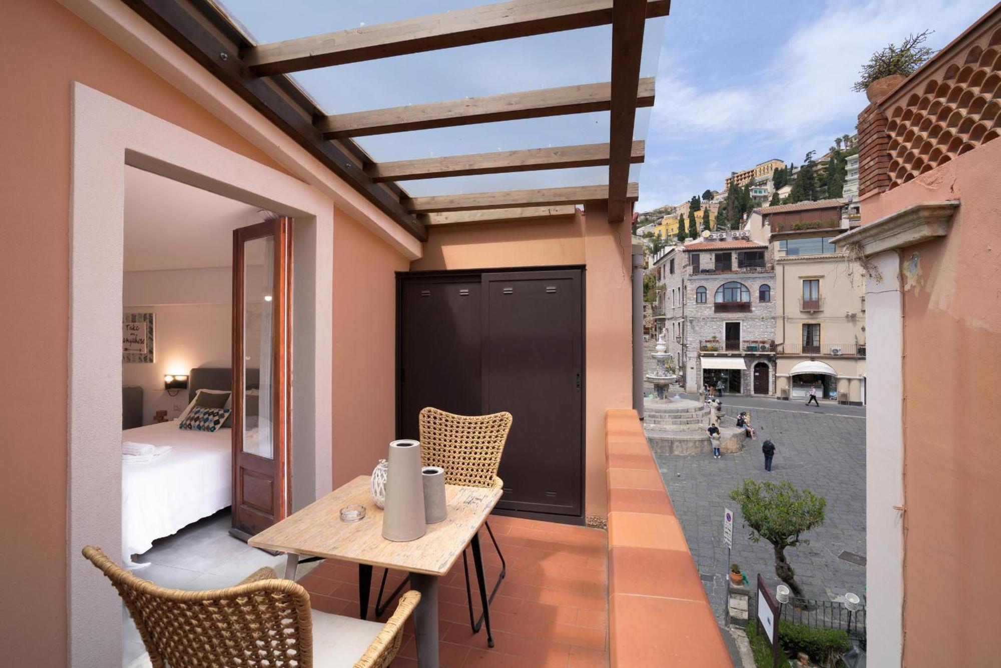 Al Duomo Rooms & Flats 陶尔米纳 外观 照片