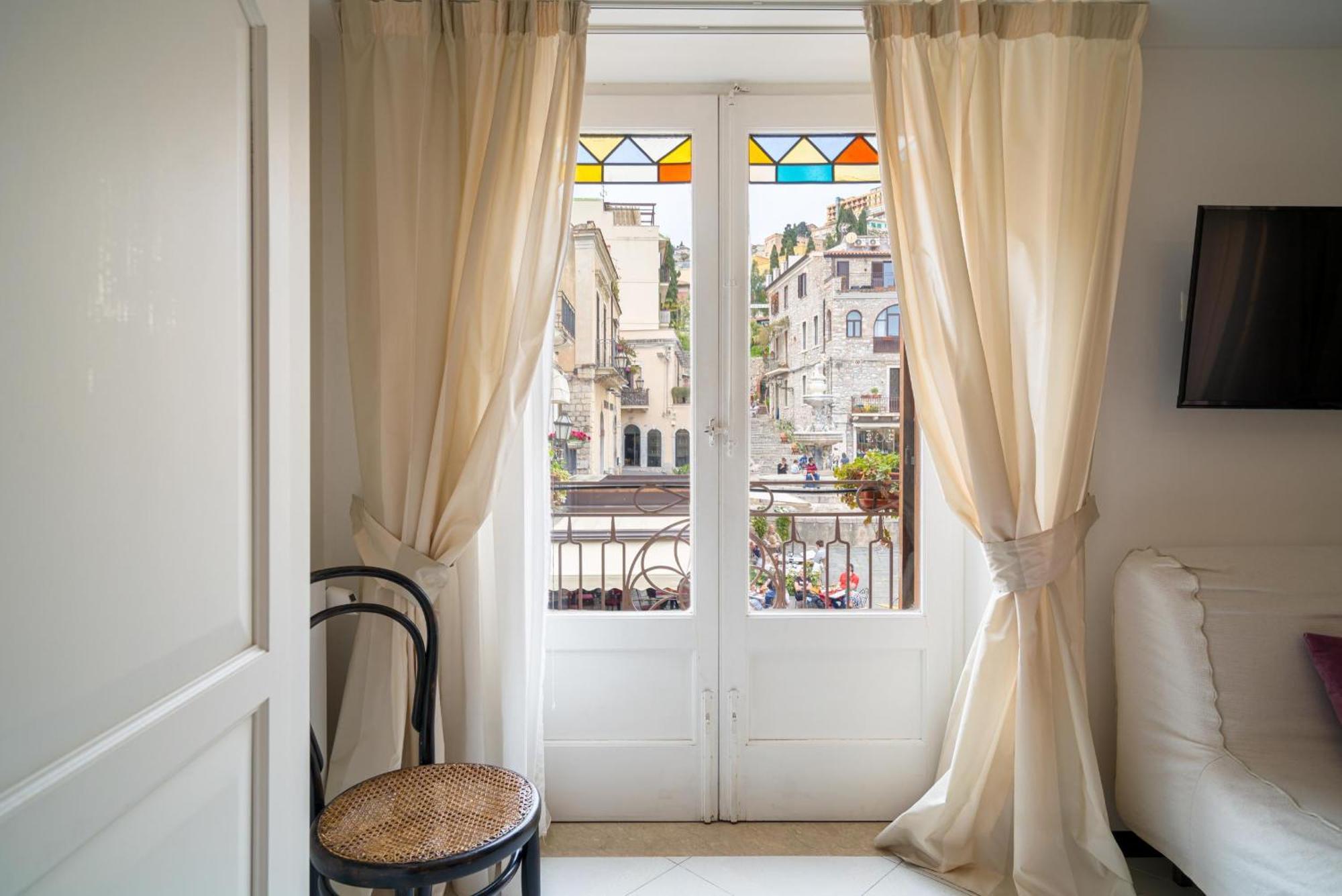 Al Duomo Rooms & Flats 陶尔米纳 外观 照片