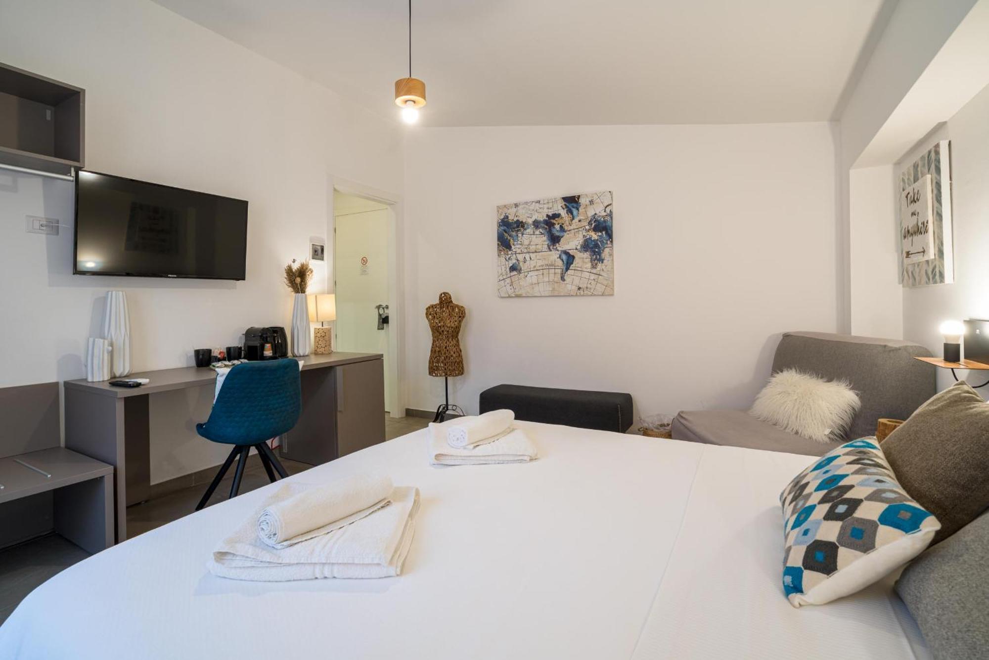 Al Duomo Rooms & Flats 陶尔米纳 外观 照片